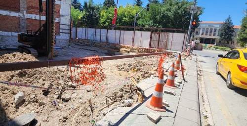 Eskişehir'de tehlike saçan inşaat!