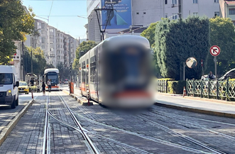 Eskişehir'de tehlikeli yolculuk yürekli ağza getirdi!