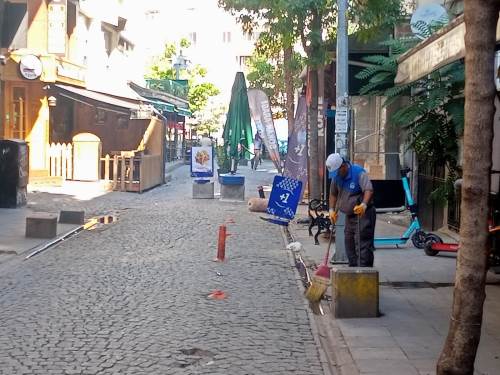 Eskişehir'de temizlik ekipleri sayesinde çevre düzeni korunuyor