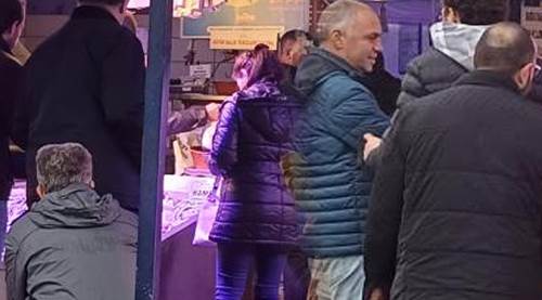 Eskişehir'de tezgah başında uzun kuyruklar oluştu