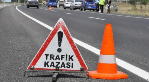 Eskişehir'de tır ile otomobilin çarpıştı, 4 kişi yaralandı 