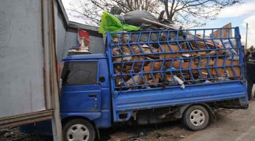 Eskişehir'de TIR kamyonetle çarpıştı, trafik felç oldu!