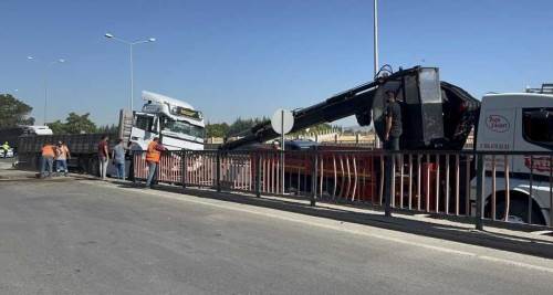 Eskişehir’de tır kazası yürekleri ağza getirdi!