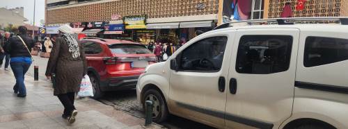 Eskişehir’de trafiğe kapalı sokaklar araç istilasına uğruyor