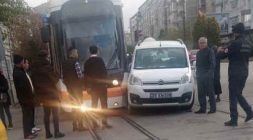Eskişehir'de trafiği felç eden tramvay kazası!