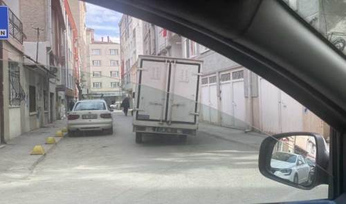 Eskişehir'de trafiği tedirgin eden kamyon sürücüleri korkuttu