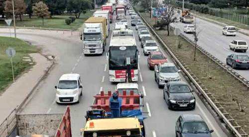 Eskişehir'de trafik kilitlendi: Sürücüler isyanda!