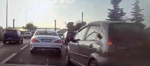Eskişehir’de trafikte tehlikeli hareket: Kaza son anda önlendi