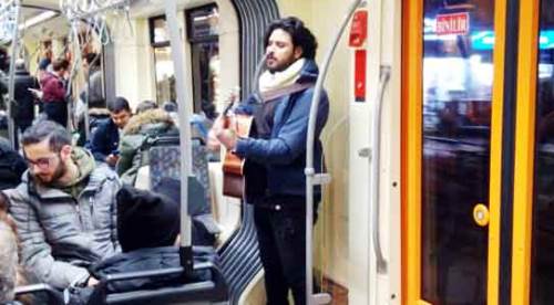 Eskişehir'de tramvay yolcularını şaşkına çevirdi!