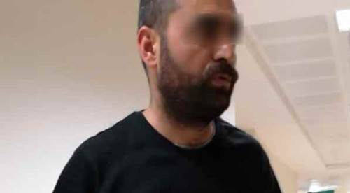 Eskişehir'de tramvaya kanıyla yazı yazan şahıs...