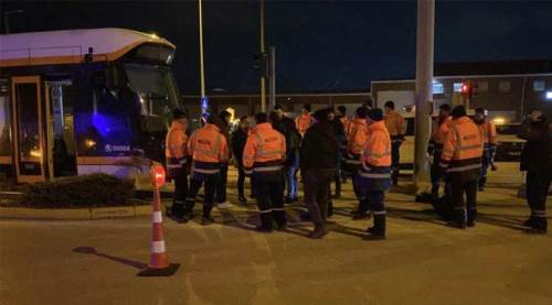 Eskişehir'de tramvaya neyin çarptığına inanamayacaksınız