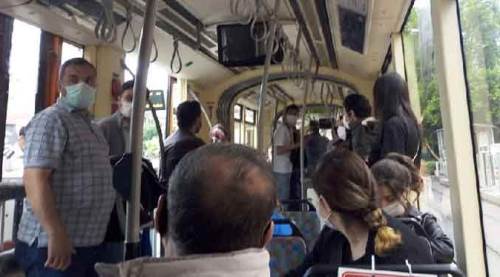 Eskişehir'de tramvayda maske kavgası!