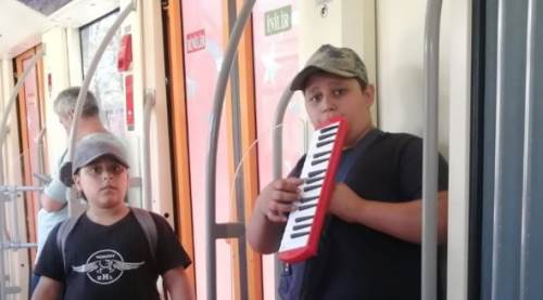 Eskişehir'de tramvayda müzik dinletisi