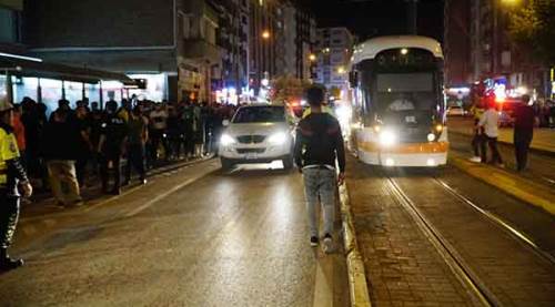 Eskişehir'de tramvayın çarptığı genç yaralandı