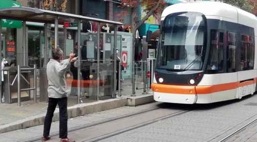 Eskişehir'de tramvayın önünü kesip...