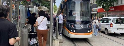 Eskişehir'de tramvaylarda sıkı denetim: Kaçak yolcuya geçit yok!