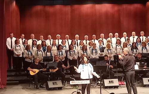 Eskişehir’de Türk halk müziği korosu konseri ve halk oyunları gösterisi beğeni topladı