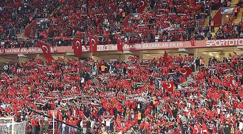 Eskişehir'de Türkiye - İzlanda maçının biletleri bir saatte tükendi