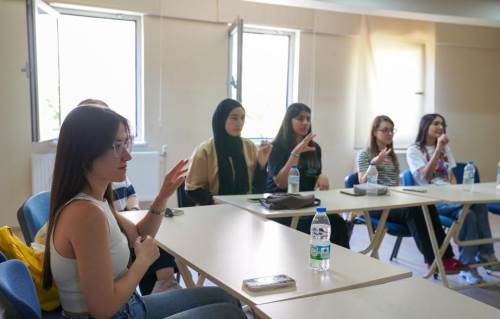 Eskişehir'de ücretsiz işaret dili öğreniyorlar