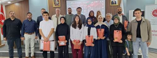 Eskişehir’de umre ödüllü yarışmanın kazananları ödüllerine kavuştu