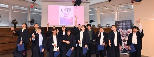 Eskişehir'de üstün yetenekli öğrenciler mezuniyet sevinci yaşadı