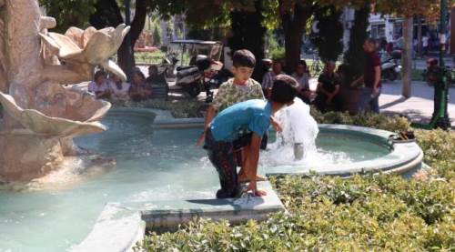 Eskişehir'de uyarılar sonuç vermiyor! Tehlikeli oyun...