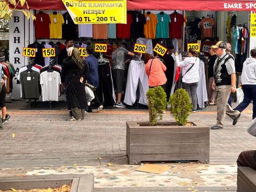 Eskişehir'de uygun fiyatlı ürünler yok sattı!