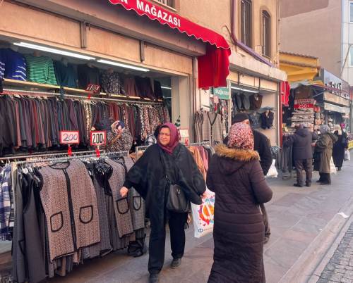 Eskişehir'de uygun fiyatlı ürünlere yoğun ilgi