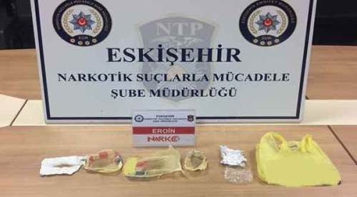 Eskişehir'de uyuşturucu operasyonu, 2 gözaltı