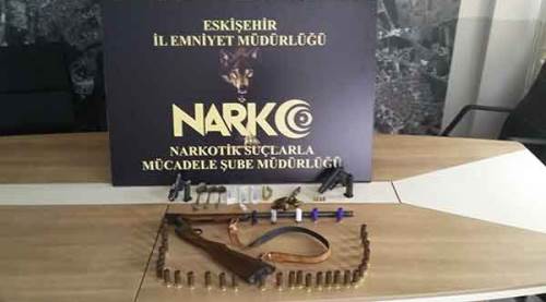 Eskişehir'de uyuşturucu şüphelisi bunlarla yakalandı