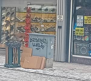 Eskişehir'de vandallar yine iş başında: Görüntü kirliliği yarattılar