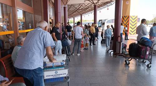 Eskişehir'de vatandaş otogara akın etti!