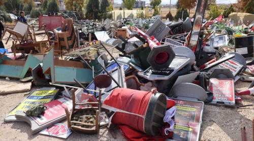 Eskişehir'de vatandaşlar şikayetçiydi: Hepsi yollardan toplatılıyor