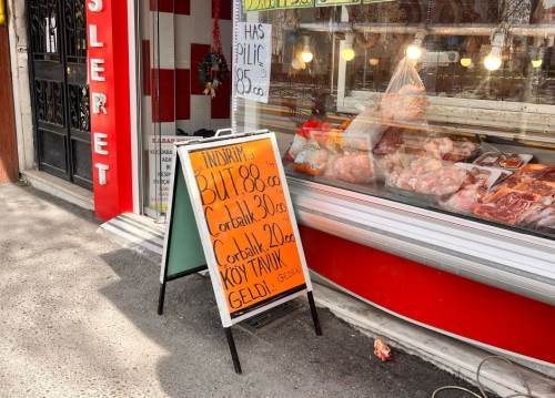 Eskişehir'de vatandaşlar uygun fiyatlı ürün arayışında