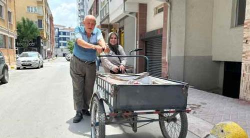 Eskişehir’de vefalı eşten yürek ısıtan görüntü