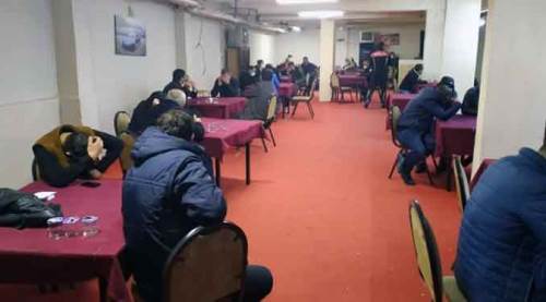 Eskişehir'de virüse ve mühre rağmen 38 kişi...