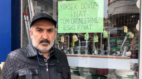 Eskişehir'de vitrindeki yazıyı gören şaşırıyor...