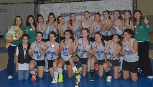 Eskişehir’de voleybol heyecanı sona erdi: Birinci belli oldu!