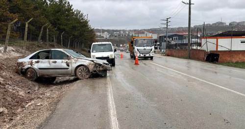 Eskişehir’de yağış kazaya neden oldu: 3 yaralı