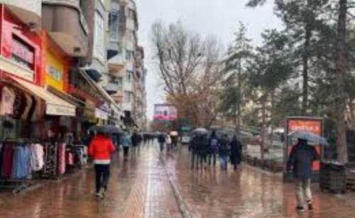 Eskişehir’de yağışlı hava ruh hallerini değiştirdi