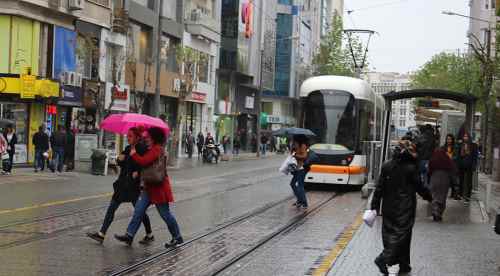 Eskişehir'de yağmur etkili