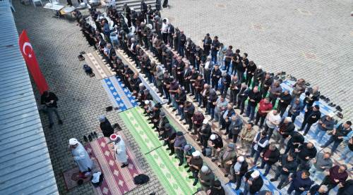 Eskişehir’de yağmur ve şükür duası: Yüzlerce kişi katıldı