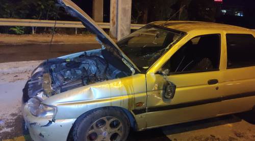 Eskişehir'de yan yatarak durabildi!