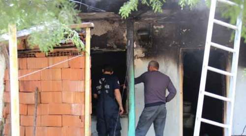 Eskişehir'de yangın: Alevlerin içinden kurtarıldı!