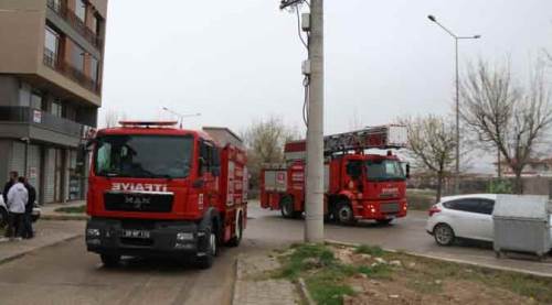 Eskişehir'de yangın paniği! 3 katlı binada...
