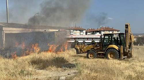 Eskişehir'de yangına hızır gibi yetişti !