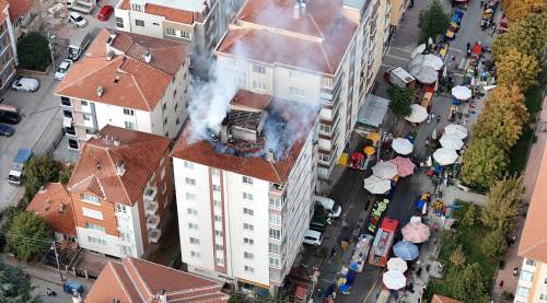 Eskişehir’de yangına rağmen pazar alışverişi sürdü!