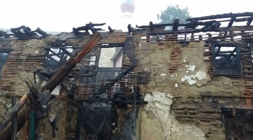 Eskişehir'de yangında bir ev kül oldu