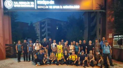 Eskişehir'de yaptıkları gece yürüyüşleri hız kesmiyor