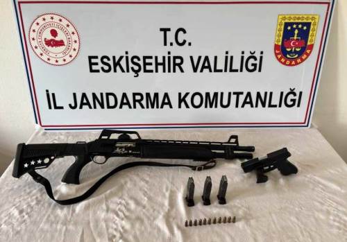 Eskişehir’de yasa dışı silah ticareti operasyonu